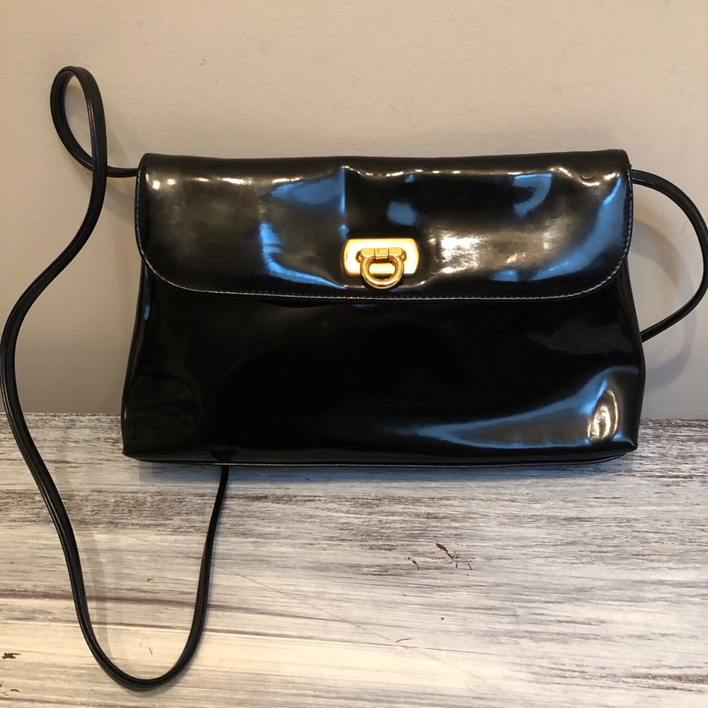 Bechamel patent leather shoulder bag